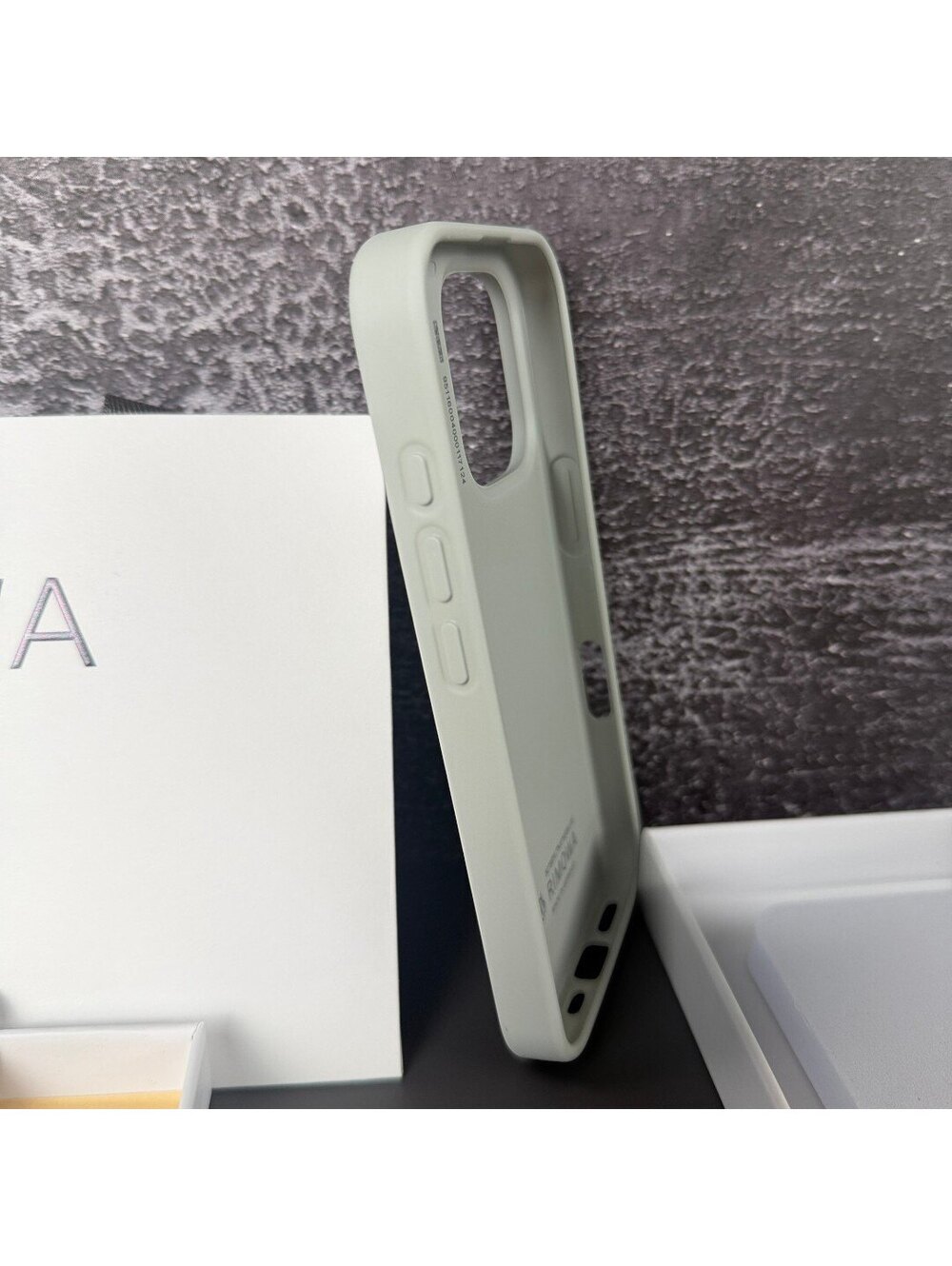 🛸 RIMOWA Silver iPhone 16 Pro Max Aluminum Metal Case Grooved Luggage Style - Picture 10 of 13